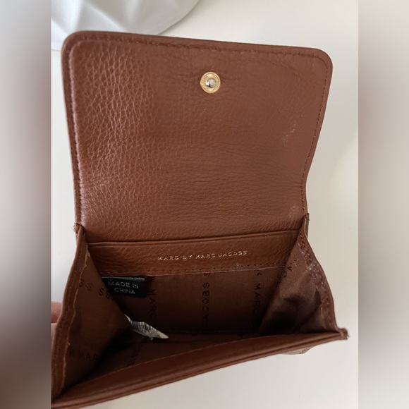 Marc by Marc Jacobs “Too Hot to Handle” Brown Leather Wallet - Picture 6 of 7